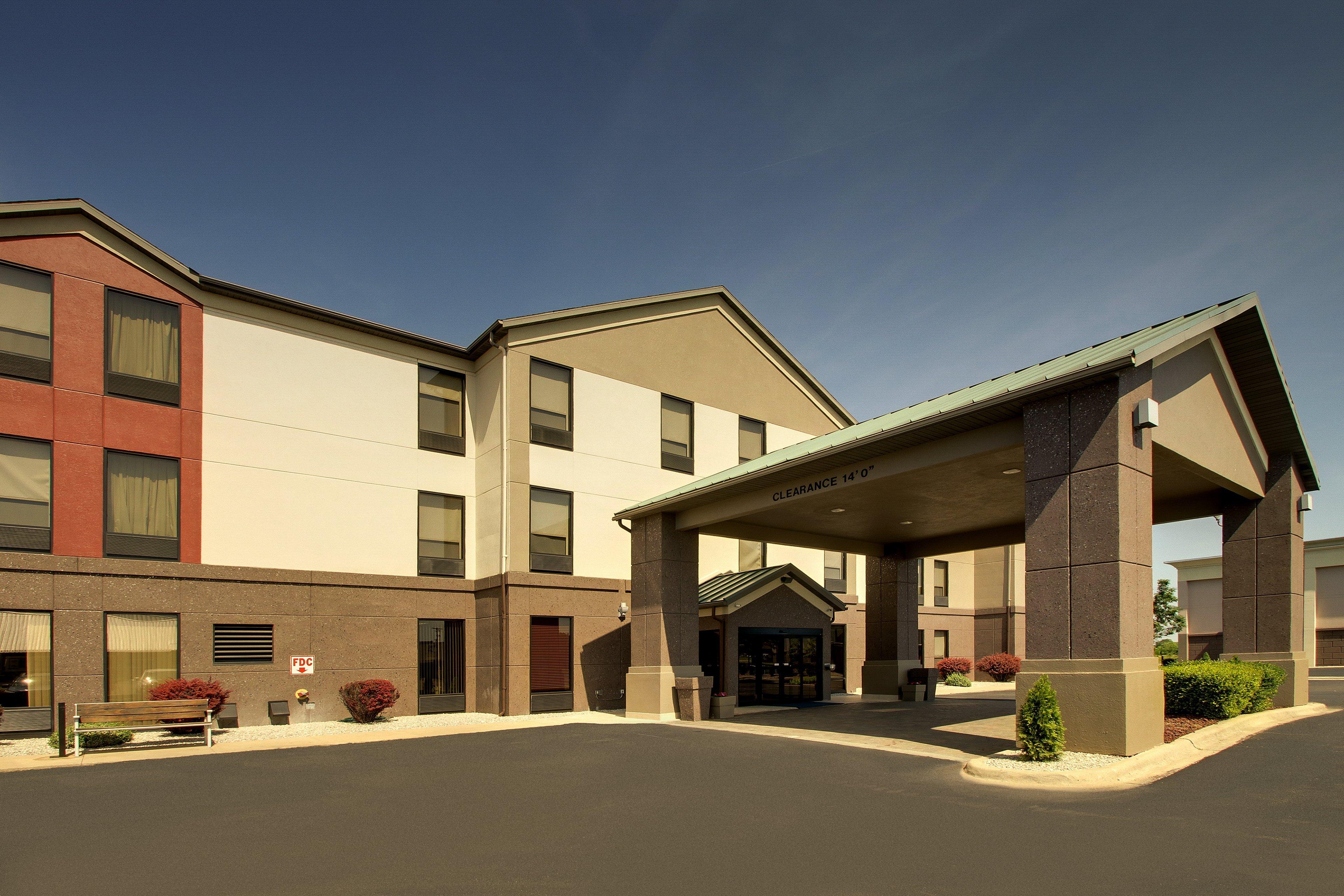 Holiday Inn Express Hotel & Suites Lebanon By Ihg Exterior photo
