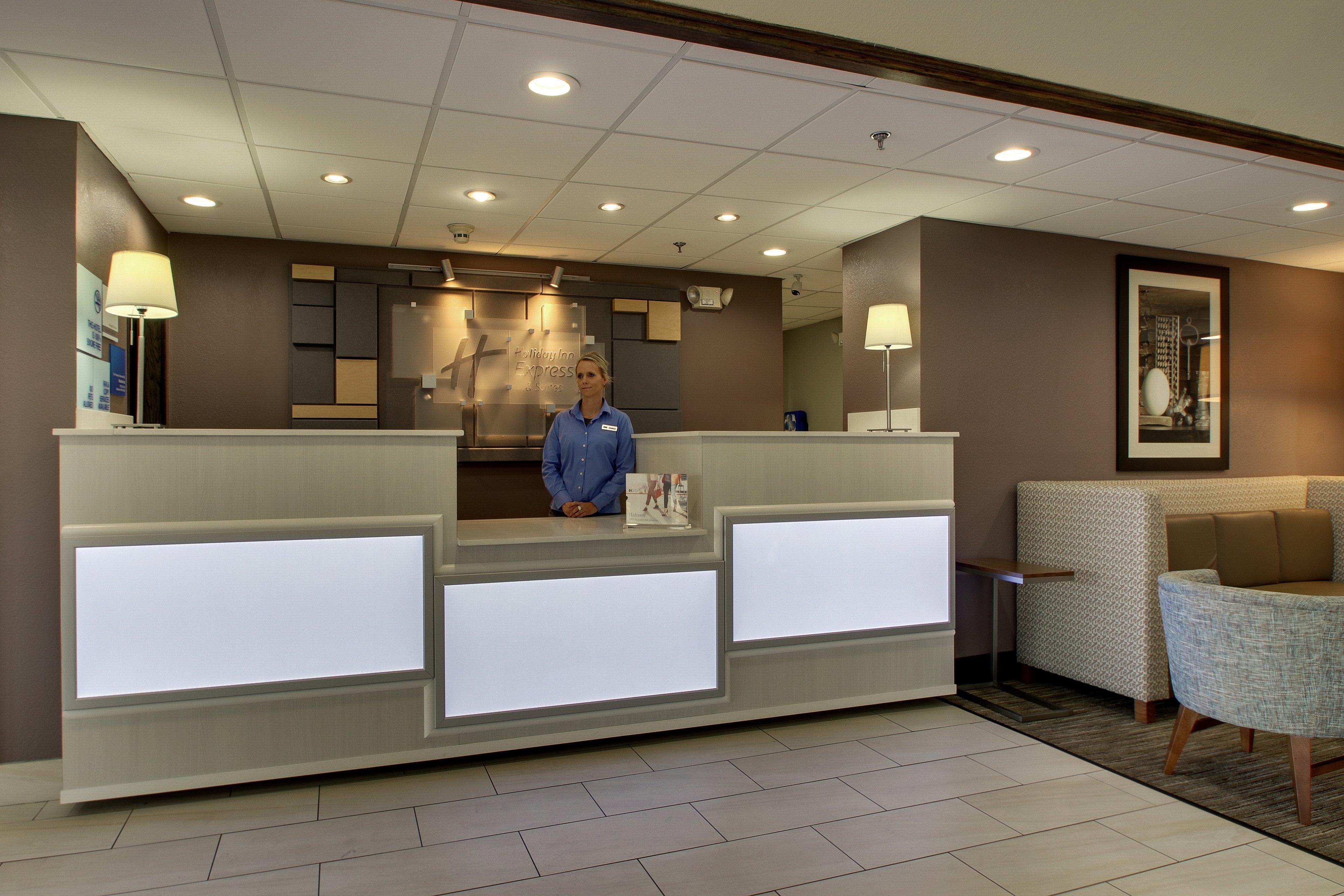 Holiday Inn Express Hotel & Suites Lebanon By Ihg Exterior photo