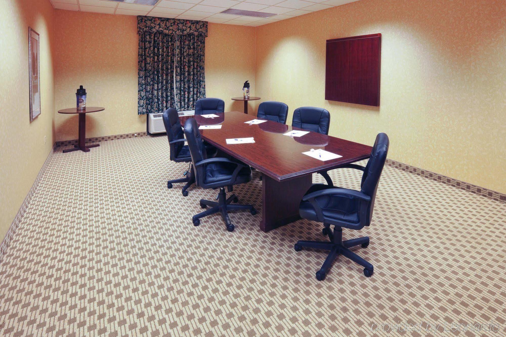 Holiday Inn Express Hotel & Suites Lebanon By Ihg Exterior photo