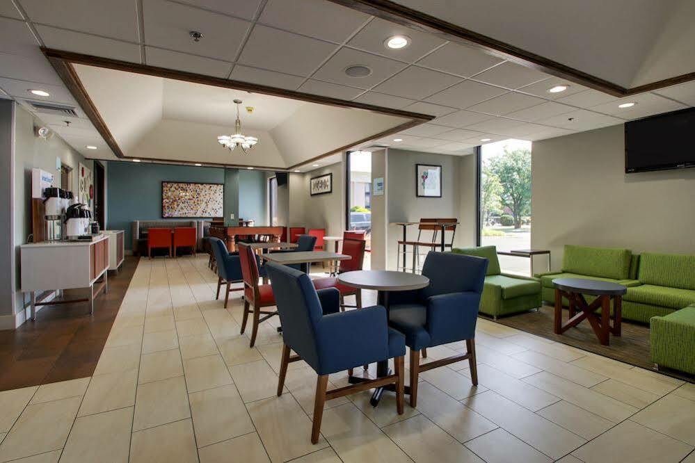 Holiday Inn Express Hotel & Suites Lebanon By Ihg Exterior photo